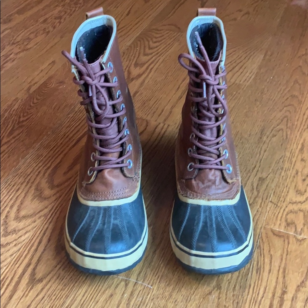 Sorrel winter boots.